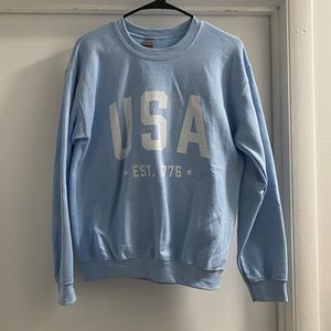 Women’s USA crewneck sweatshirt. Size Small. Gildan brand. Never worn!!
